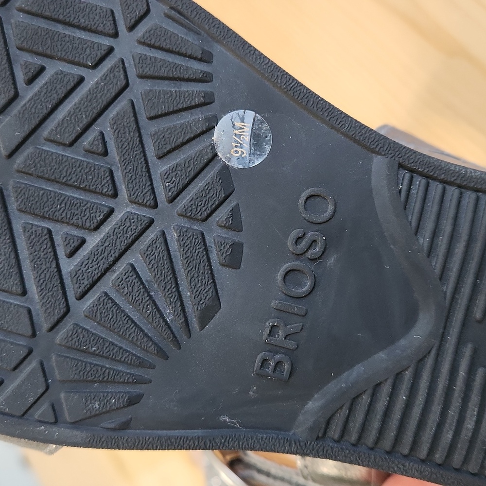 Brioso Huntley Sandals Comfort Metallic Covered Wedge in Pewter Size 9.5 - Picture 10 of 17
